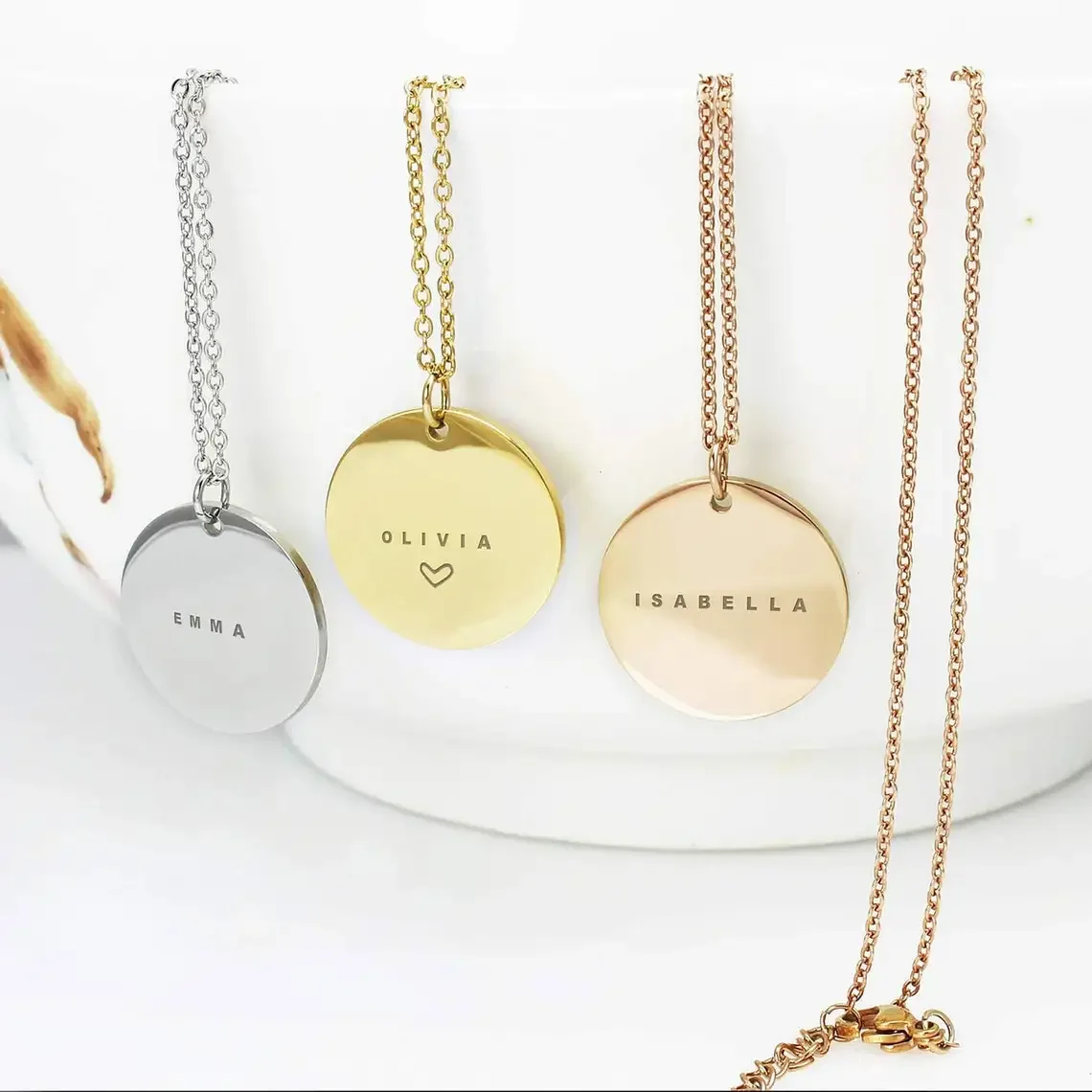 Birth Flower Necklace - أسماء محفورة مخصصة تاريخ الفولاذ المقاوم